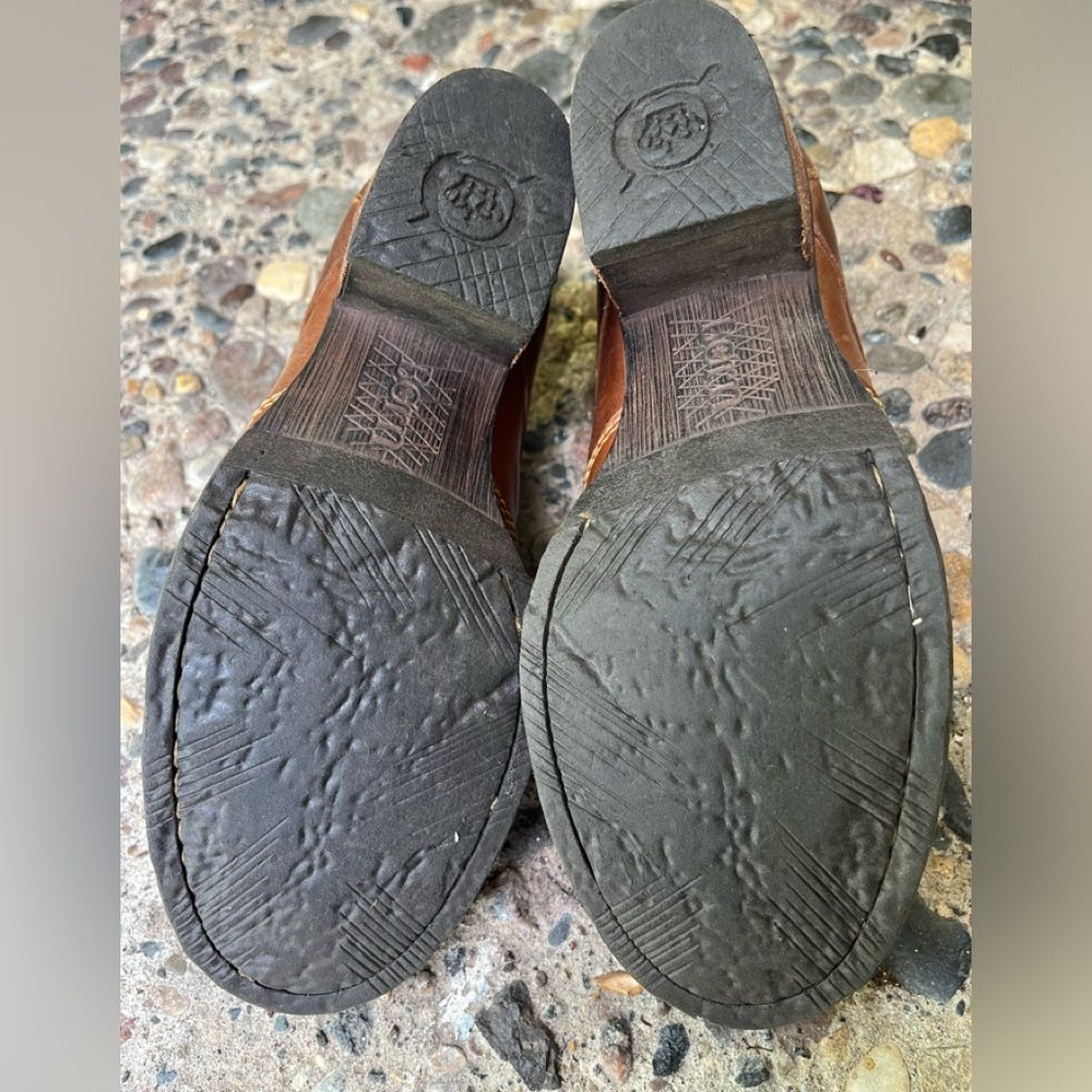 Born Handcrafted Footwear rich brown leather ankle booties, logo, Velcro, 7.5 - Picture 12 of 12